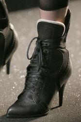 modnaja-zhenskaja-obuv'-vesna-leto-2013-foto-i-trendy-21_resize