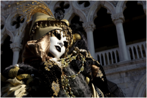 Венецианский карнавал.Дата в 2014 году